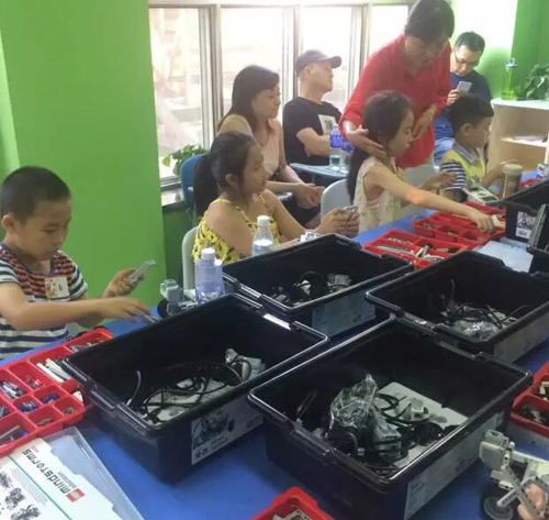 童程童美樂高機器人活動 童程童美樂高機器人活動