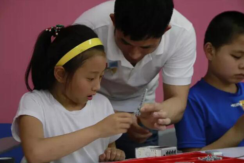 童程童美樂高機器人活動