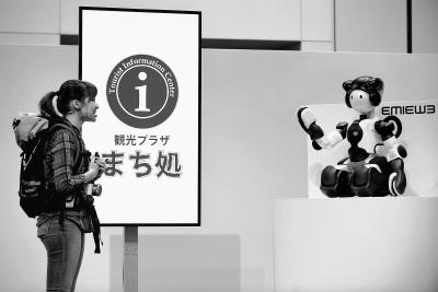 驚人！高考機(jī)器人兩分鐘解出壓軸題