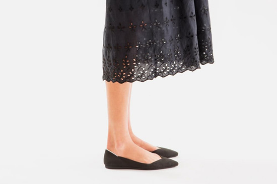 Rothy推出用回收塑料瓶3D編織成的時尚女鞋