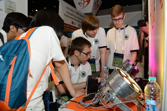 上海國際青少年科博會開幕 科技佳作創意十足