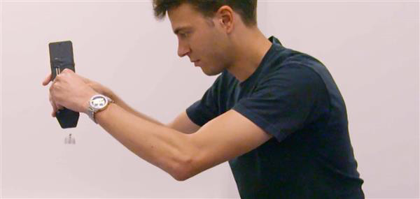 賓夕法尼亞大學推最小的自供電可控飛行機器人