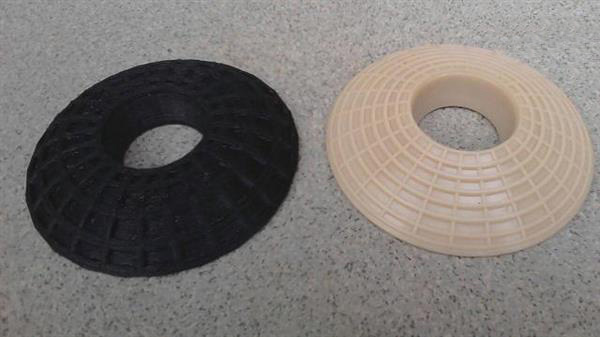 多哥創客完全用電子廢品制造3D打印機