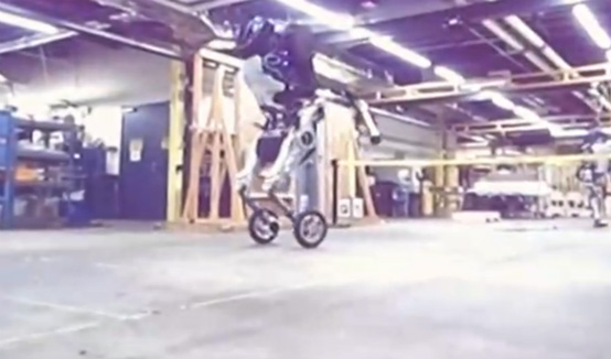 波士頓動力又添新成員：輪式機器人加入