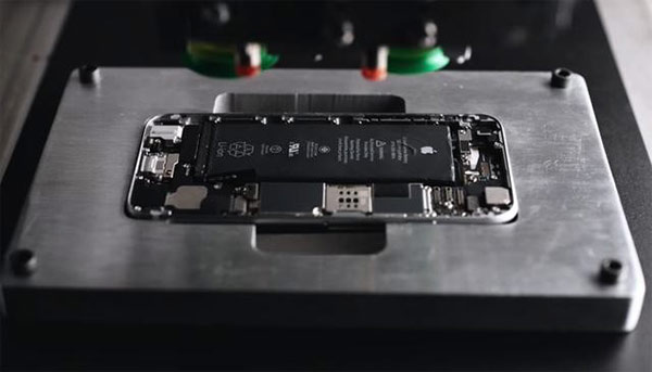 蘋果研發Liam機器人每11秒就可"殺"掉一部iphone