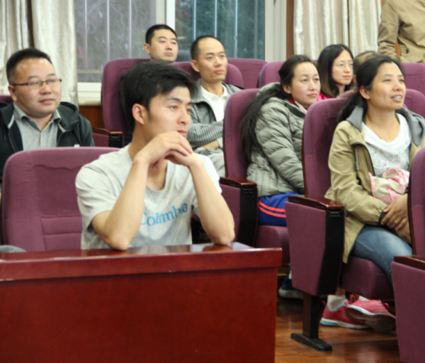 機器人編程引關注  童程童美走進北京公立校