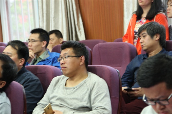 機器人編程引關注  童程童美走進北京公立校