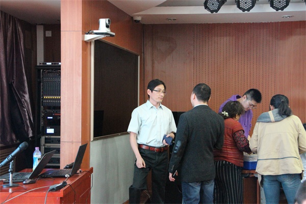 機器人編程引關注  童程童美走進北京公立校