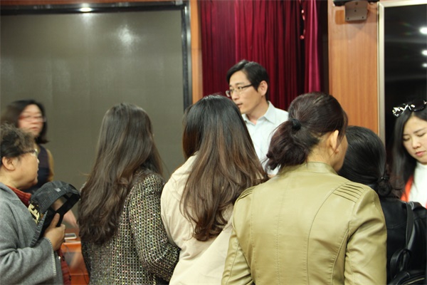 機器人編程引關注  童程童美走進北京公立校