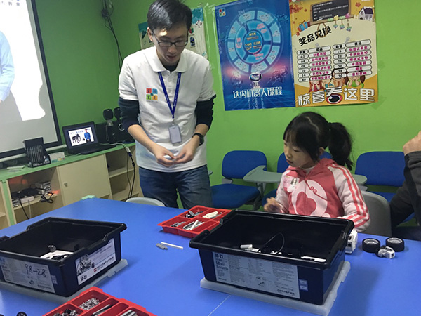 教育部|全國逾萬所學(xué)校開展機(jī)器人教育