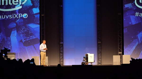 用平衡車送外賣？Segway Robotics和Intel聯合推出配送機器人