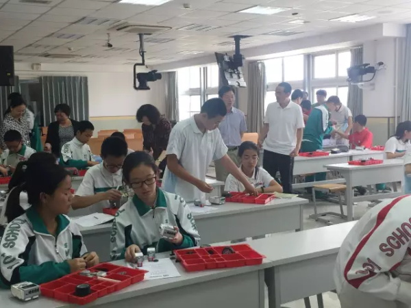 當(dāng)好幫手精準(zhǔn)服務(wù)，童程童美助力學(xué)校科技活動(dòng)