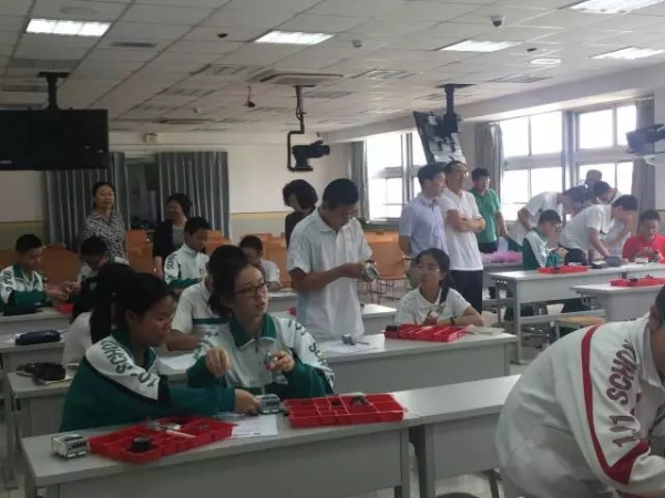 當(dāng)好幫手精準(zhǔn)服務(wù)，童程童美助力學(xué)校科技活動(dòng)