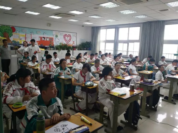 當(dāng)好幫手精準(zhǔn)服務(wù)，童程童美助力學(xué)校科技活動(dòng)