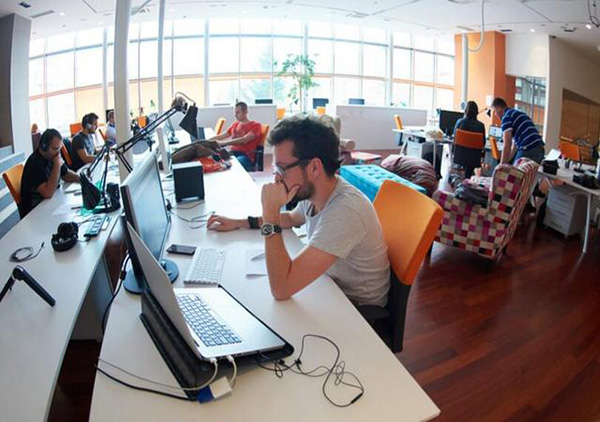 日子不好混！在美國一半工作需要編程這項技能