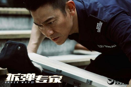 研發中的拆彈機器人：仿生學手臂讓專家更安全