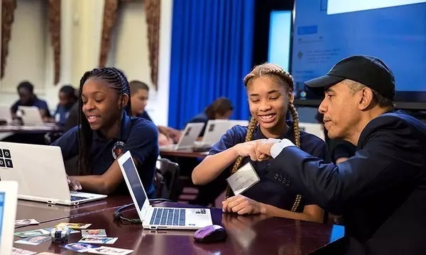 面對(duì)AI人工智能的挑戰(zhàn)，基礎(chǔ)教育能做些什么？