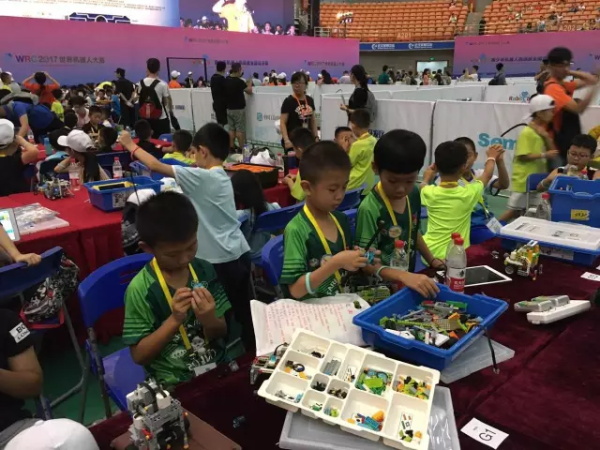 WRO | 精英選手 征戰(zhàn)全國舞臺(tái)！2017世界青少年機(jī)器人大賽火熱開賽