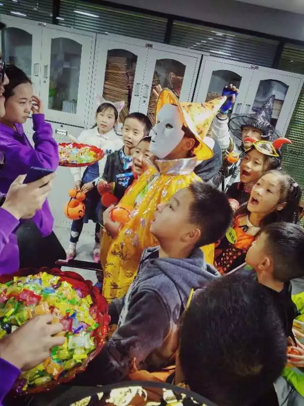 萬圣狂歡，百鬼夜行！這群“搗蛋鬼”們在童程童美各地校區玩的很happy！