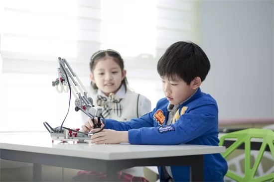 世界杯已經(jīng)開始，不過，據(jù)說竟然還有比它更精彩球賽！