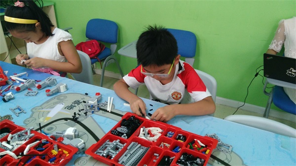 暑假集訓(xùn)營(yíng)，5天讓孩子高效學(xué)習(xí)少兒編程！