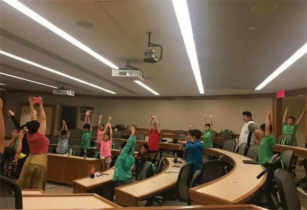 世界做課堂，旅途見成長——研學營金牌領隊董娜老師帶隊分享