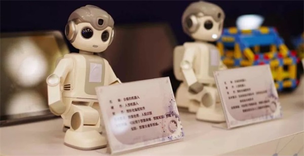 中小學人工智能教育發布會在京召開，2019年五城全面試點！ 