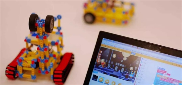 中小學人工智能教育發布會在京召開，2019年五城全面試點！ 