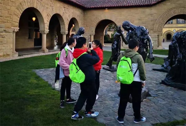 在世界頂級名校斯坦福大學學編程，讓孩子走在國際教育的前沿