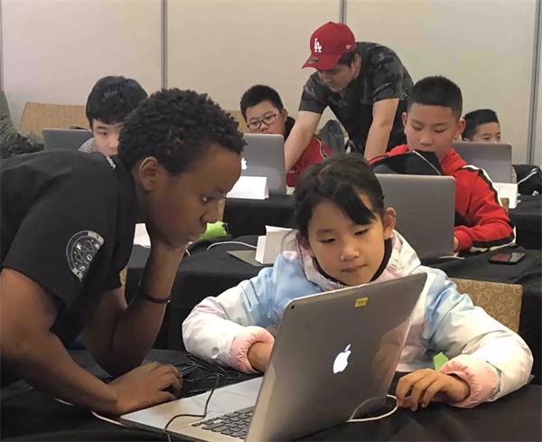 在世界頂級名校斯坦福大學學編程，讓孩子走在國際教育的前沿