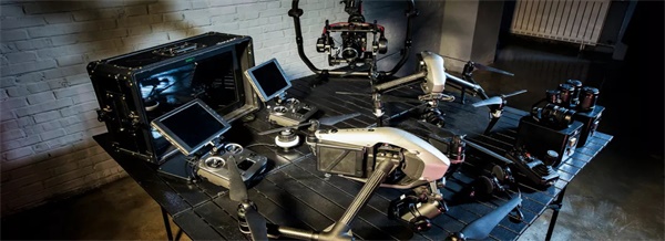 這個暑假，來童程童美，用無人機創(chuàng)作人生的第一部微電影吧！