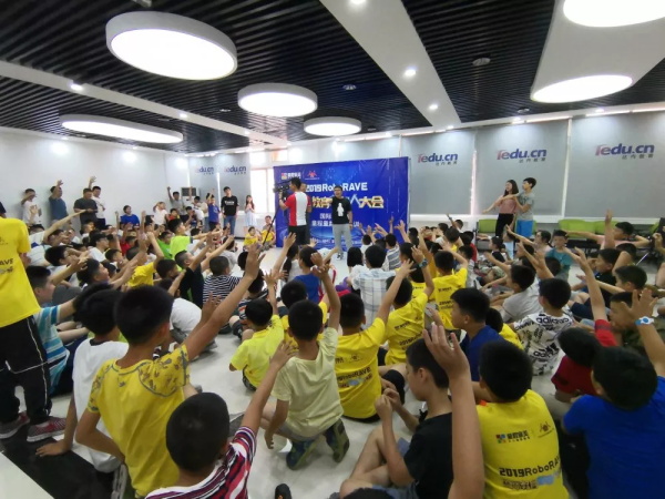 走向勝利，202顆明日之星云集童程童美RoboRAVE國際大賽暑期特訓營！