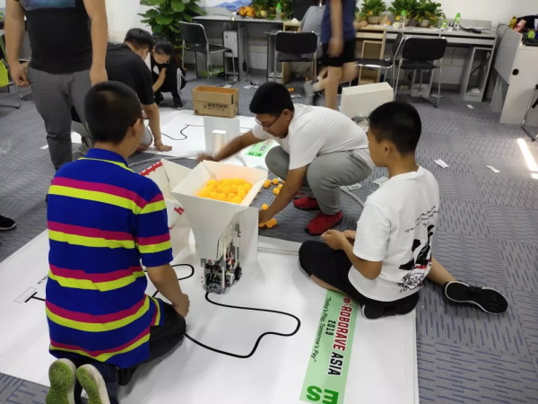 走向勝利，202顆明日之星云集童程童美RoboRAVE國際大賽暑期特訓營！