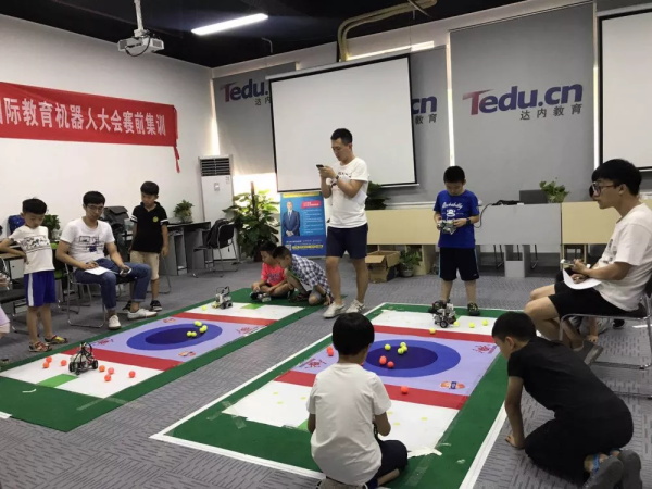 走向勝利，202顆明日之星云集童程童美RoboRAVE國際大賽暑期特訓營！