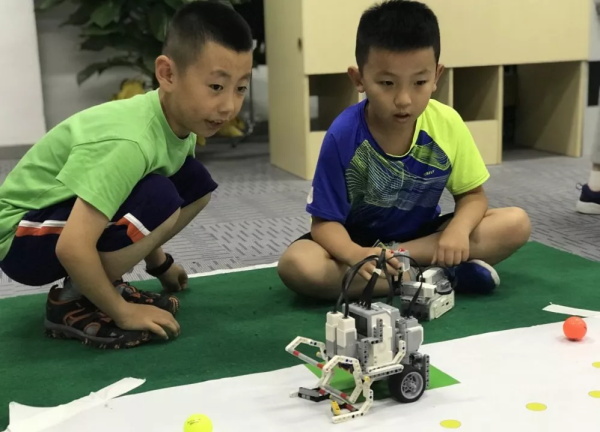 走向勝利，202顆明日之星云集童程童美RoboRAVE國際大賽暑期特訓營！