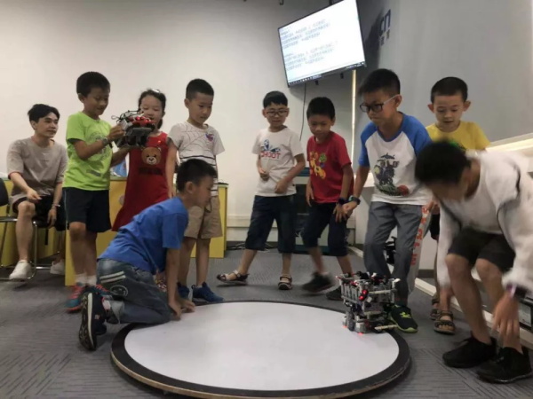 走向勝利，202顆明日之星云集童程童美RoboRAVE國際大賽暑期特訓營！