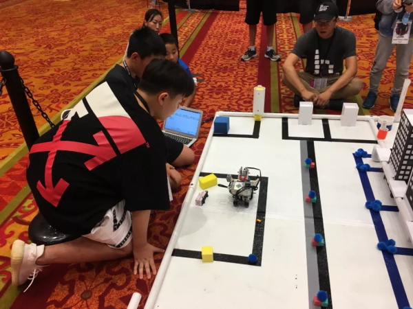 直通國(guó)際賽！Botball國(guó)際教育機(jī)器人大會(huì)-童程童美專場(chǎng)開始報(bào)名啦~