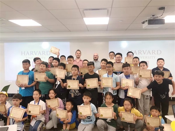 走出國門，擁抱未來！童程童美2020年寒假國際高端編程研學(xué)營報(bào)名開啟！