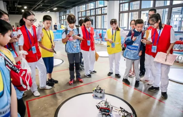 權(quán)威外媒法國(guó)新聞社走進(jìn)童程童美！