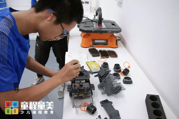 【國內(nèi)營地】童程童美?北京清華AI精英創(chuàng)投挑戰(zhàn)營報(bào)名開啟！